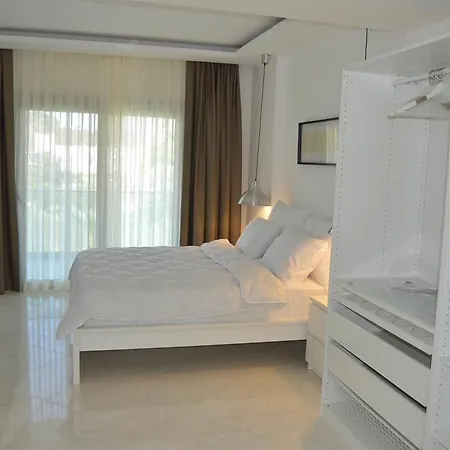 Θέρετρο Neon Tuerkbuekue Villas *