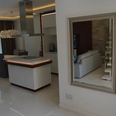 Θέρετρο Neon Tuerkbuekue Villas