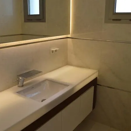 Rezort Neon Tuerkbuekue Villas *